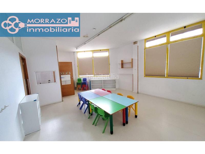 Foto 709c9dac-2c5d-43b1-b379-435036a3ff90. Lloguer local comercial a Bueu