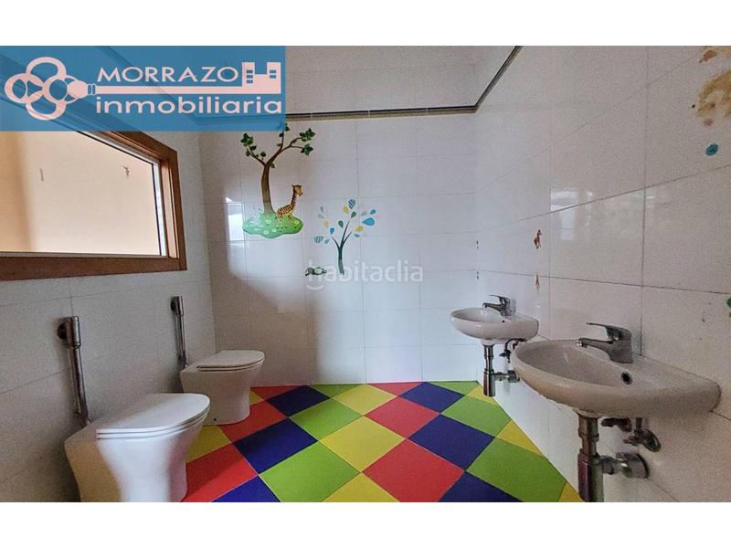 Foto de1fb15c-8781-4d3c-b783-50300349e090. Lloguer local comercial a Bueu