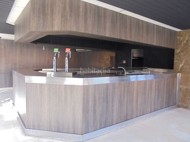 Foto 3bf65547-efb8-4ad1-80e5-513d3d3b743e. Local comercial a avenida ejército español 4 a Barbastro