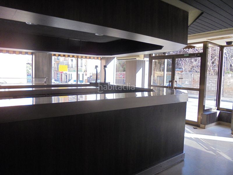 Foto d49361f2-909b-411d-b0b4-a9931cc1d29e. Local comercial a avenida ejército español 4 a Barbastro