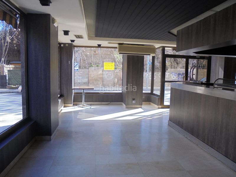 Foto fe84d9a5-fd73-4d3c-b19d-02b4de5b8f04. Local comercial a avenida ejército español 4 a Barbastro