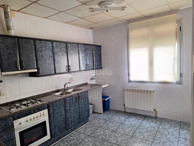 Foto 06ab1ed7-59f8-4843-8d34-873e8175f905. Casa en avenida ejército español 31 venta de casa en Barbastro