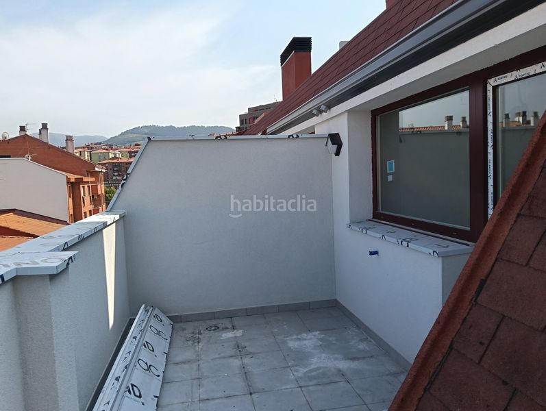 Foto 213fd944-61b6-4190-b1cd-8fb245cc3b6b. Dúplex ático dúplex con terraza en Lutxana - Llano Barakaldo