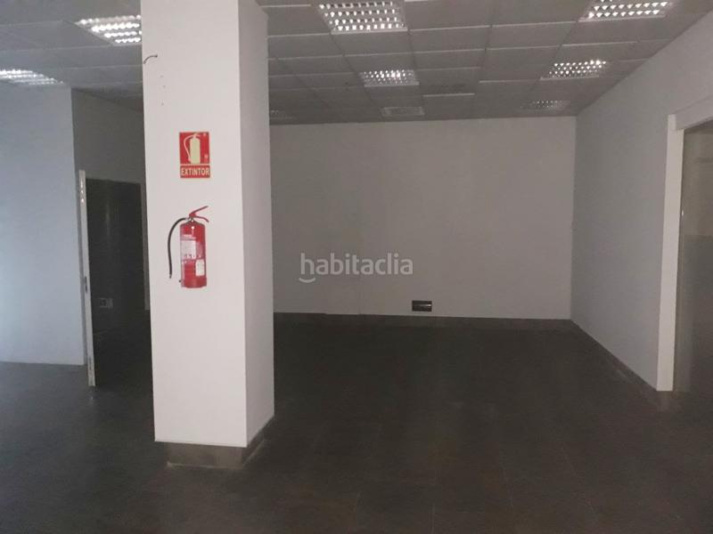 Foto c0077492-dbb4-4496-89d9-da642f7e54ba. Lloguer local comercial a Centro Torrelavega