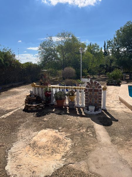 Foto a9c71e1f-1a6d-4ac4-b362-4022a13f0e69. Xalet amb xemeneia piscina a Jubalcoi Elche / Elx
