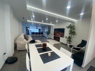 Zweistöckige Wohnung  Carrer antonio garcía cayuelas. Vivienda única en la zona