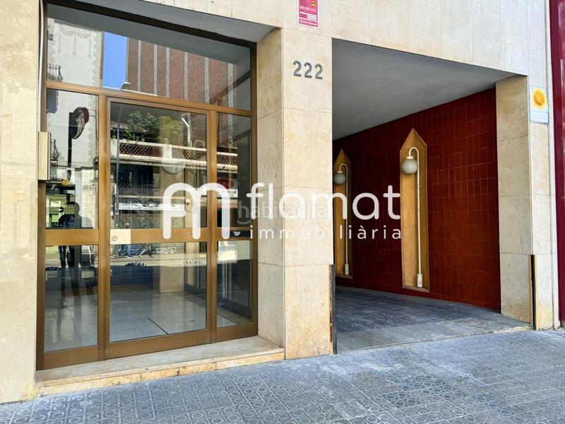 Foto 0675f31d-379d-4377-af8a-97756c2a863c. Parking voiture dans Vila de Gràcia Barcelona