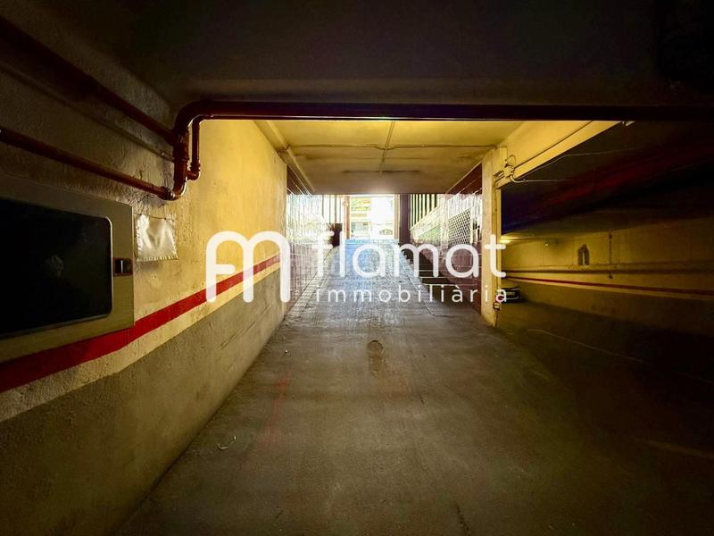Foto 67b09cc6-f196-4ac4-bd3b-11c23de0bf5c. Parking voiture dans Vila de Gràcia Barcelona