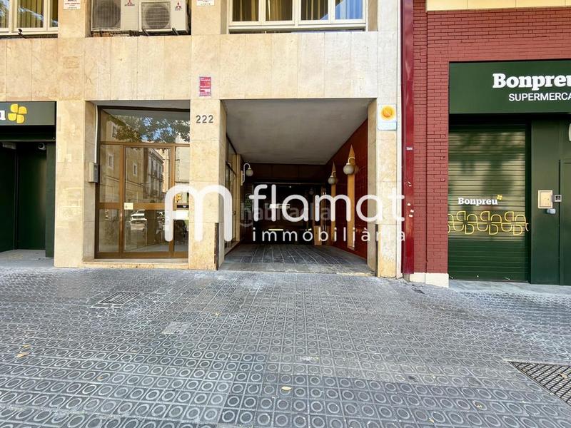 Foto 9658813f-47d5-4fd5-a87c-de6b6f8cd255. Parking voiture dans Vila de Gràcia Barcelona