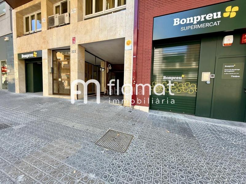 Foto a7fff6bf-c774-4685-b25a-0f223490ca66. Parking voiture dans Vila de Gràcia Barcelona
