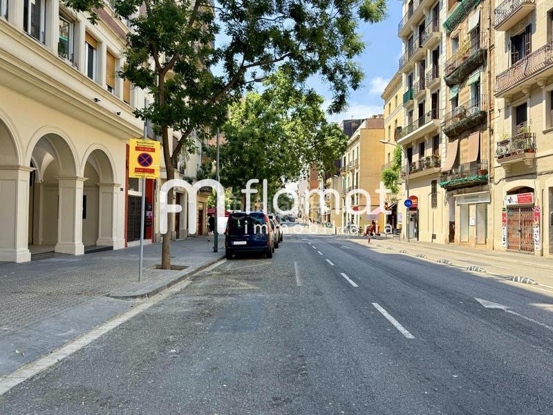 Foto b6c62c46-262e-4f97-b522-afb7fab601d7. Parking voiture dans Vila de Gràcia Barcelona