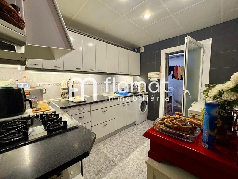 Foto 7fc024ee-c64c-4d15-9b6a-1be9fa16ca6c. Dúplex piso y local en calle cabanes en El Poble Sec - Parc de Montjuïc Barcelona