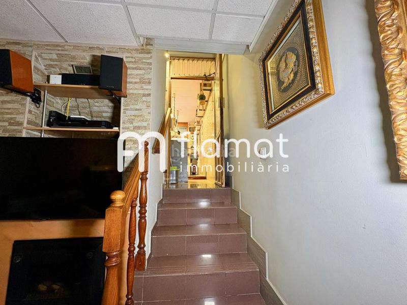 Foto aafdd6fa-73a3-449e-97d7-bbc512352ccf. Dúplex piso y local en calle cabanes en El Poble Sec - Parc de Montjuïc Barcelona