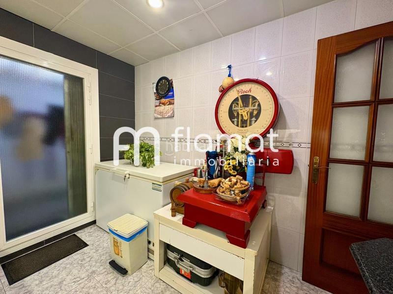 Foto ddec2c45-6de1-472b-ad77-1512c7d47a0f. Dúplex piso y local en calle cabanes en El Poble Sec - Parc de Montjuïc Barcelona