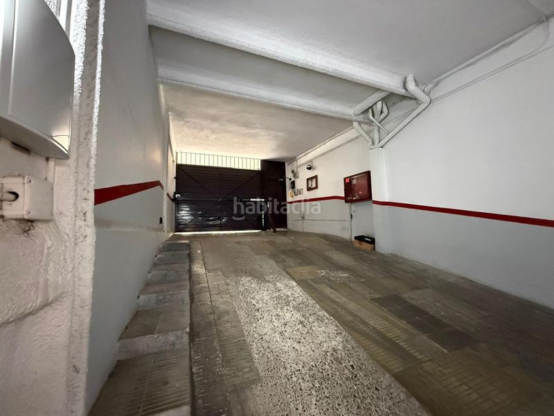 Foto 001e61ef-c99a-4184-8654-169e3d3e8598. Aparcament cotxe a Vila de Gràcia Barcelona