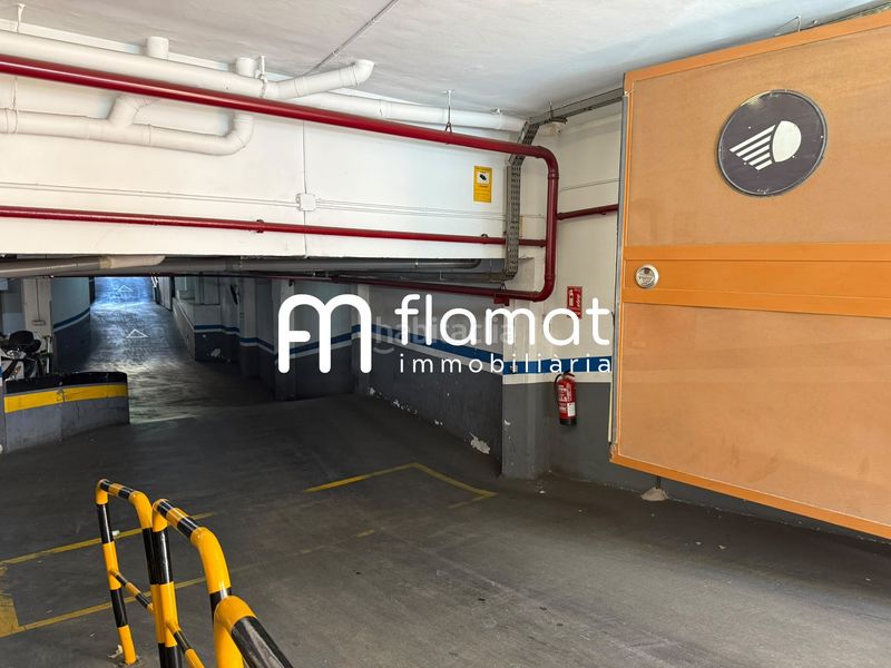 Foto be5f2205-96c4-4b54-91fd-e6d436d77976. Aparcament cotxe a El Camp d´en Grassot i Gràcia Nova Barcelona