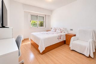 Flat  Passeig de valldaura 237. Tu nuevo hogar en el corazón de barcelona te espera en passeig d