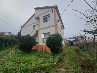 Xalet a As Lagoas. Vive en chalet con finca en la ciudad. precio negociable. las la