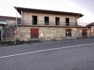 Casa a Cartelle. Inmueble con dos casas independientes, a 2 km. de cartelle