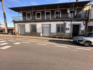 Casa a A Ponte. Casa con vivienda y bar montado con licencia. bus urbano. ayto.
