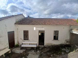 Casa a Nogueira de Ramuín. Casa con terraza y vistas al rio miño. ribeira sacra nogueira de