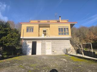 Casa a Vilar de Barrio. Estupenda casa independiente a 2 km. ayto. vilar de barrio.