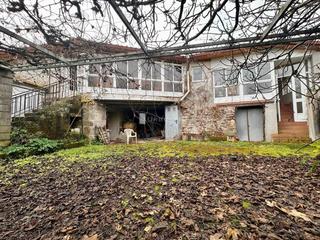 Casa a Toén. Casa con finca, con mucho potencial. cerca de ourense. toen.