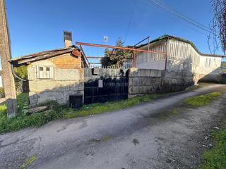 Casa a Toén. Casa con patio, cerca de ourense. muy económica. toen.