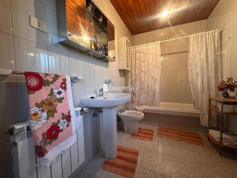 Foto 26203990-abbb-45c8-8428-62cb52c05dd0. House with parking in Castrelo de Miño