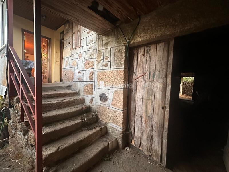 Foto b0b39873-ae31-4be9-a95c-0a5902fa901a. House with parking in Castrelo de Miño