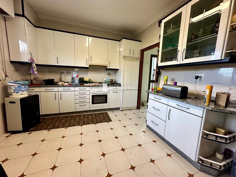 Foto c85c2bea-2850-461a-92bd-83826530fb54. Casa amb aparcament a Xunqueira de Ambía