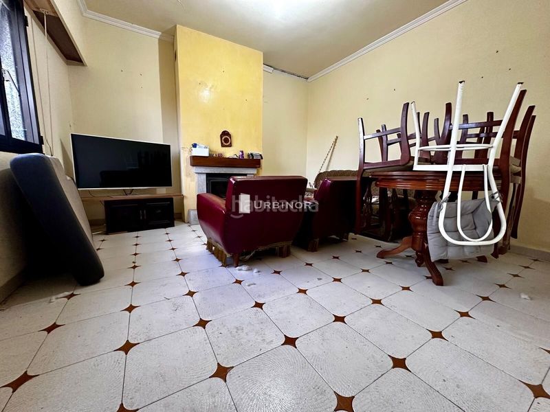 Foto df2c9589-3b42-40a5-a274-6a8145a46988. Casa amb aparcament a Xunqueira de Ambía