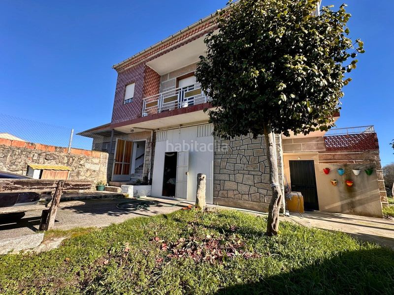 Foto a8ba693c-af57-463a-a97d-0e3c1ae00664. Casa amb aparcament a Xunqueira de Ambía