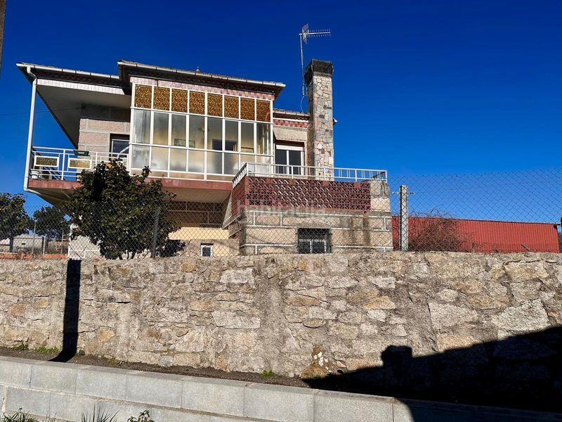 Foto b219cbe7-44ed-4f7c-b984-487b671af2df. Casa amb aparcament a Xunqueira de Ambía