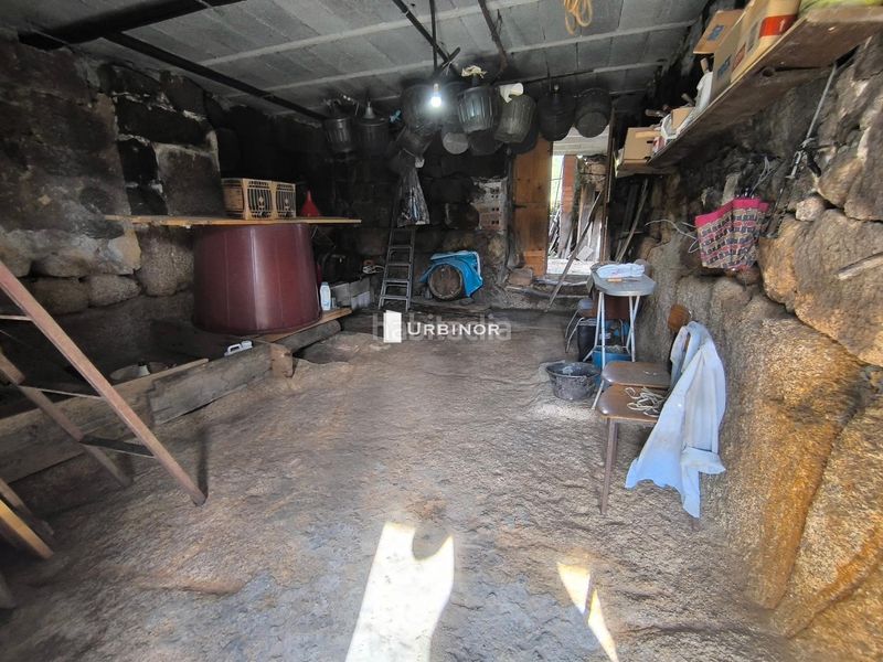 Foto eada8ae6-d49c-4da2-9a45-d0e8dd8f2f4c. Casa a Peroxa (A)