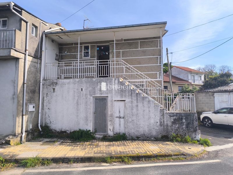 Foto c1622c87-bc6c-4bc3-991f-2cc25669245a. Casa a Trasmiras