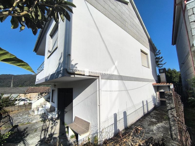 Foto 299d8aa6-410b-4d26-b14f-4801e7360cb4. Casa amb aparcament a Arnoia (A)