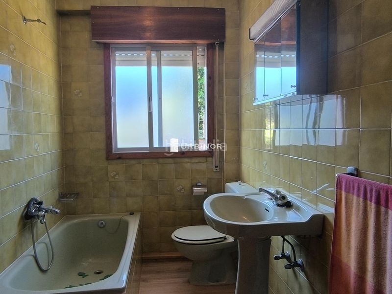 Foto a707e890-0fd4-4447-84da-b9ce1609c846. Casa amb aparcament a Arnoia (A)