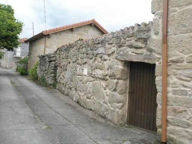 Foto 79f85b79-2246-4efb-906c-b15fa12a81c6. Casa amb aparcament a Allariz
