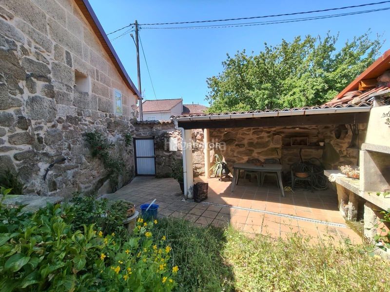 Foto 8cf55e16-5918-4955-8699-3c7dabded8fe. Casa amb aparcament a Allariz