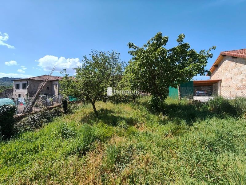 Foto b7102c5b-f929-48f1-8689-5c2cd8490dd9. Casa amb aparcament a Allariz