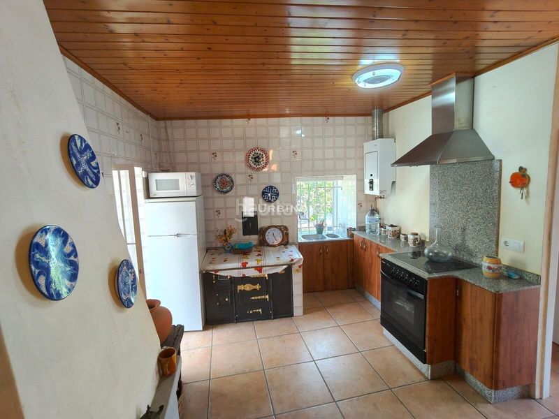 Foto b9e1ec00-0557-4270-8699-0ed8bfc87216. Casa amb aparcament a Allariz