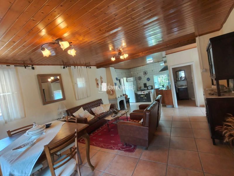 Foto c434d6e1-85e4-4c40-9dd9-646b5609f492. Casa amb aparcament a Allariz