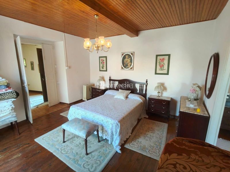 Foto c68c8be4-c435-4a32-ab81-863b79d124e0. Casa amb aparcament a Allariz