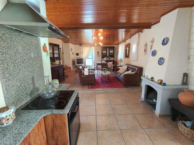 Foto da97fe00-7001-4e6c-aaa5-7d69d73fb43b. Casa amb aparcament a Allariz