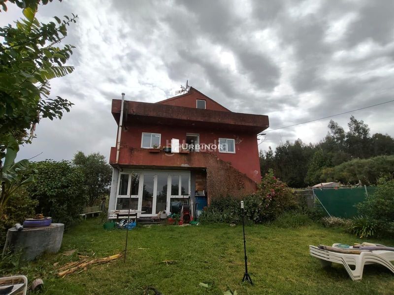 Foto 48690f71-3839-441c-b9b4-429f5aa67fe1. Casa amb aparcament a Leiro