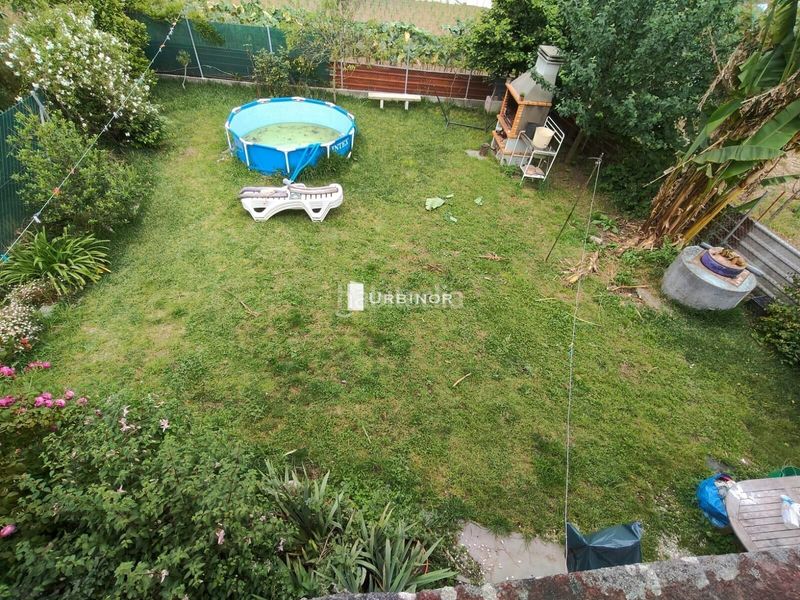 Foto 5fb64556-3595-49ef-9acd-a19a500e4dda. Casa amb aparcament a Leiro