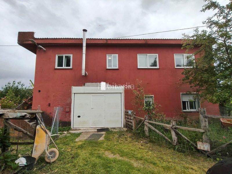 Foto 98939219-7129-424f-aa00-3e31a717fcfc. Casa amb aparcament a Leiro