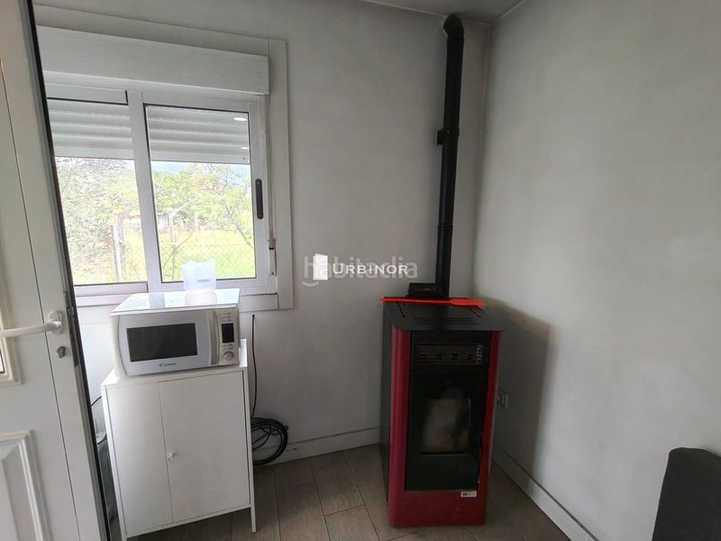 Foto b9525856-9394-4a17-86f2-40d033e251fa. Casa amb aparcament a Leiro