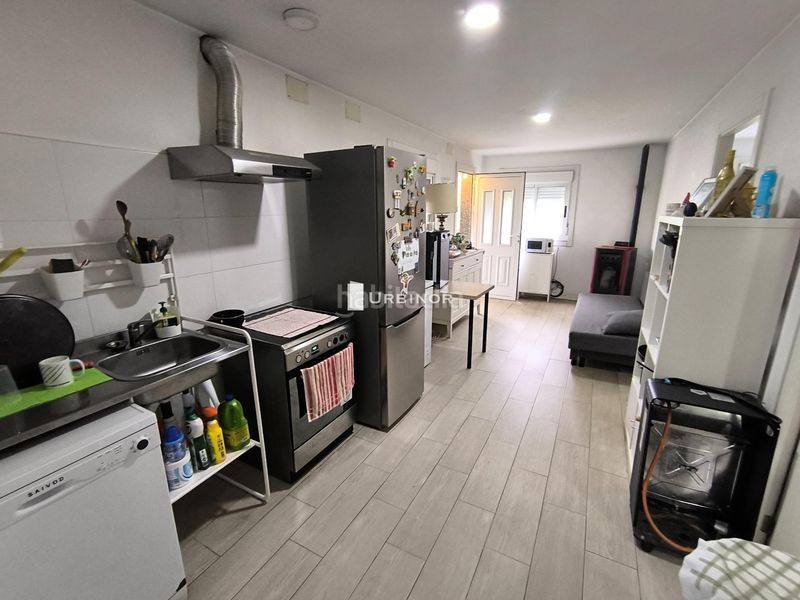 Foto d265f96e-63a2-4a97-b6bf-762b652d6e5a. Casa amb aparcament a Leiro
